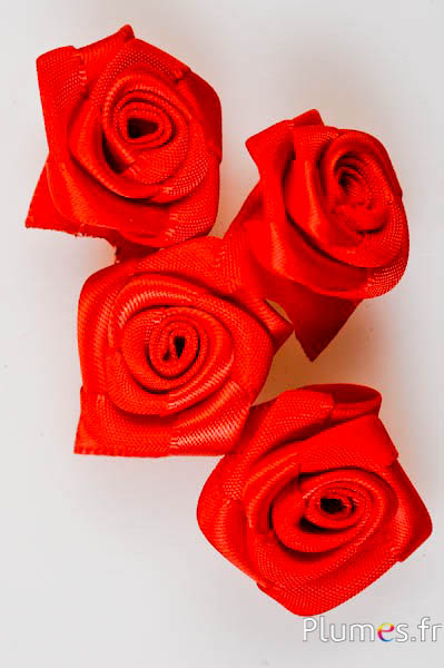 Fleurs en Satin - diam. 2 cm - rouge